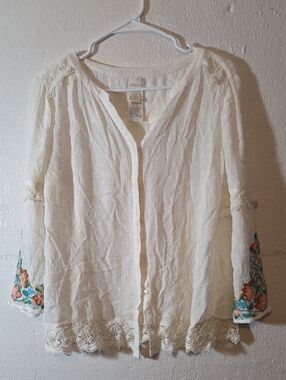 Chico's Cream Button-Front Gauze Blouse with Floral Sleeve Embroidery Swiss Dot